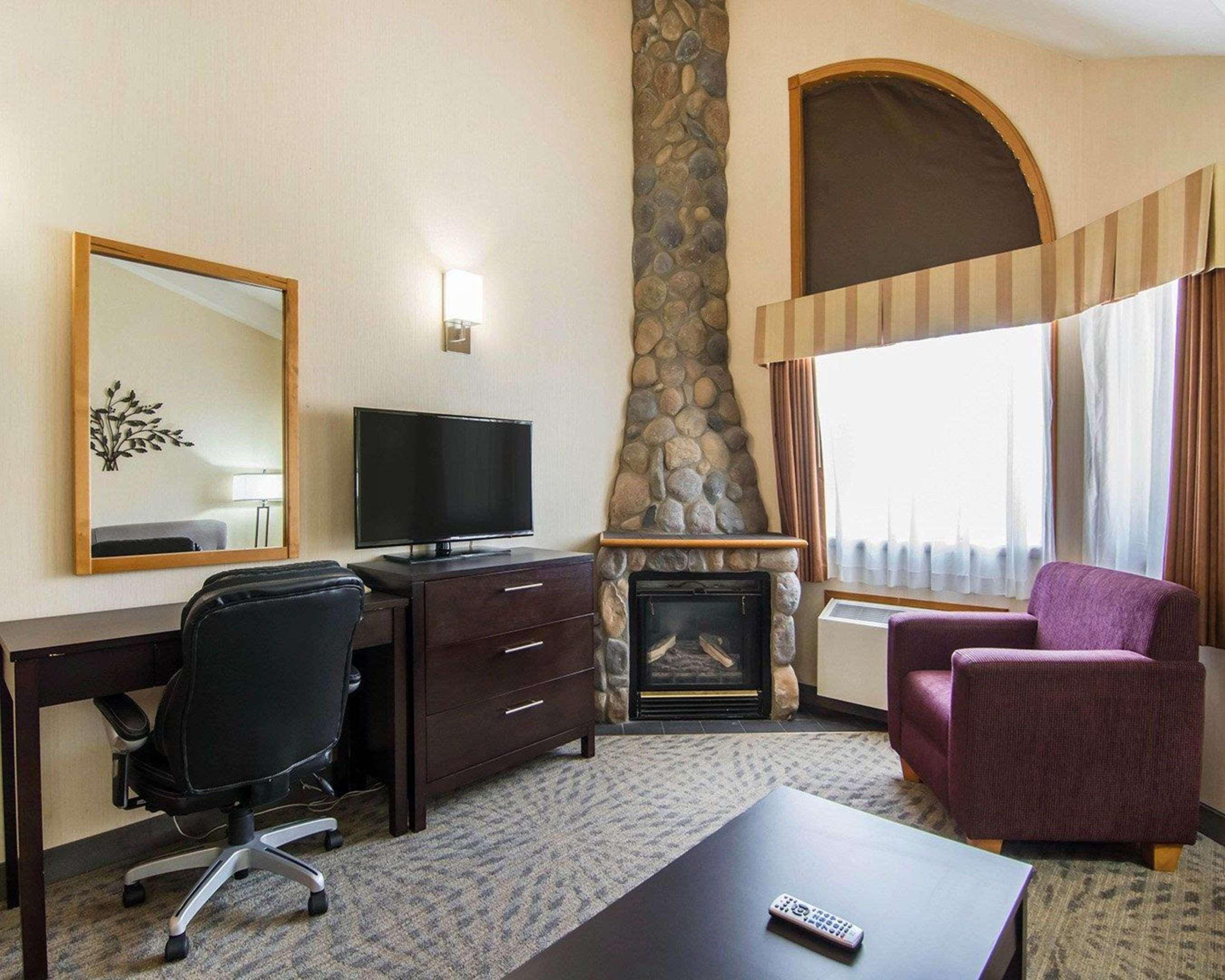 Chateau Hotel Canmore
